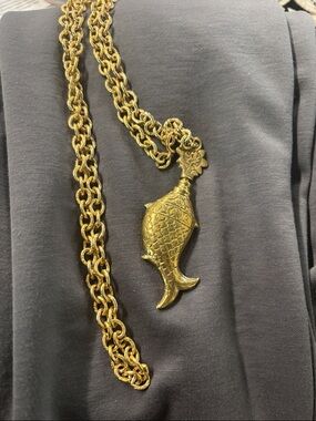 Vintage eyeliner necklace